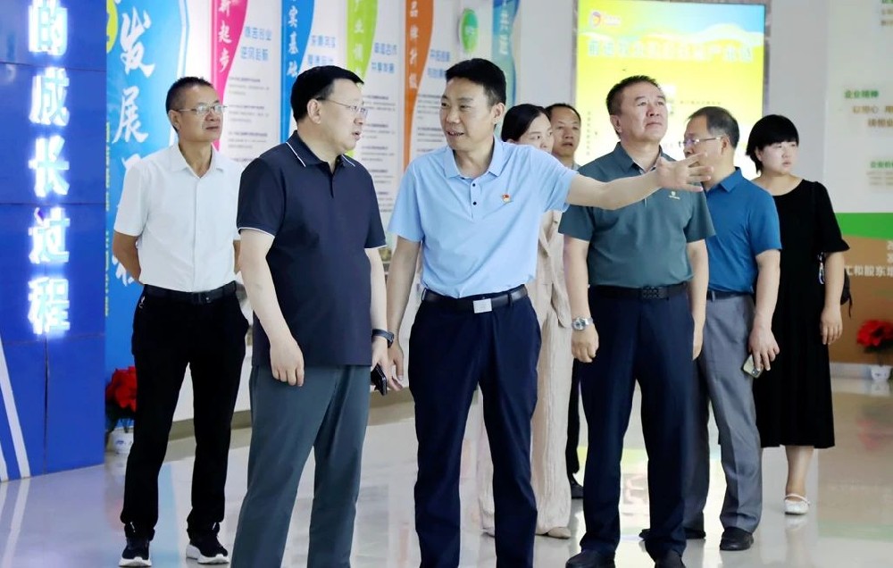 省审计厅副厅长杜明诗到甘肃前进集团调研