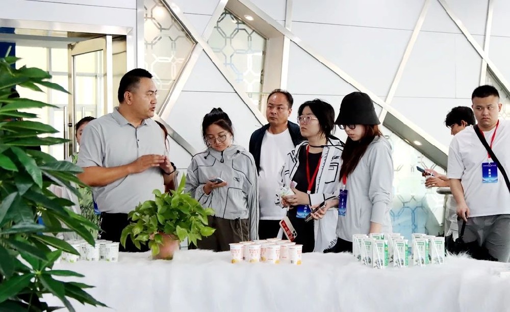 走进前进看发展，多维度解锁“鲜名片”——“高质量发展中国行”甘肃篇主题活动来到甘肃前进集团