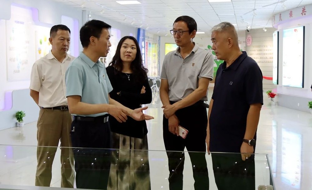 省政府驻京办天津联络处考察组到甘肃前进集团考察